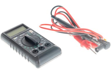 Цифровой мультиметр IEK Compact M182